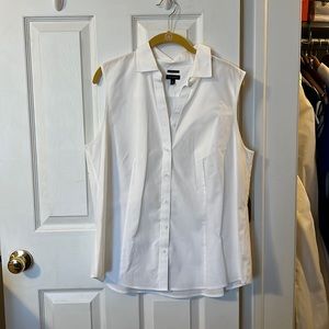 White button down Talbot no wrinkle sleeveless shirt